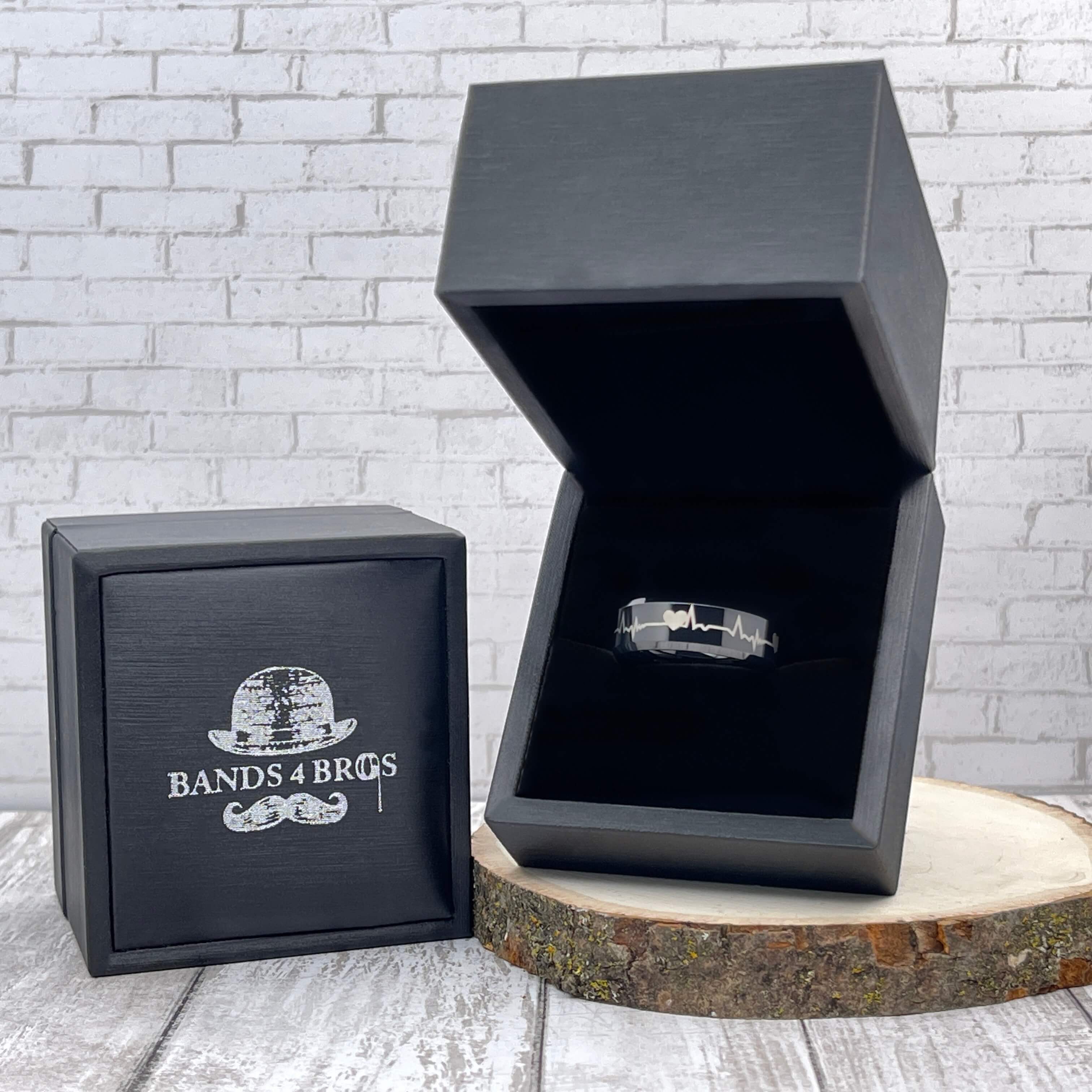 The Heartthrob | Men's Wedding Band